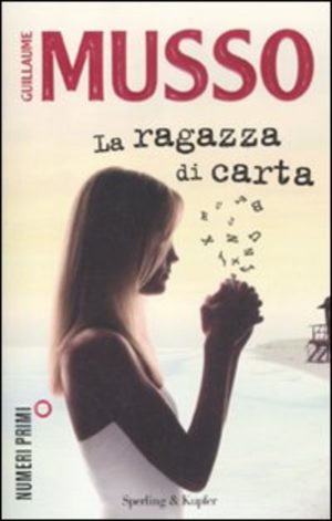 RAGAZZA DI CARTA