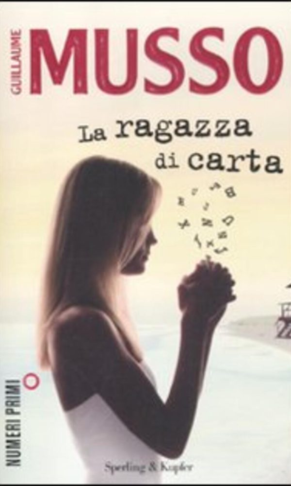 RAGAZZA DI CARTA